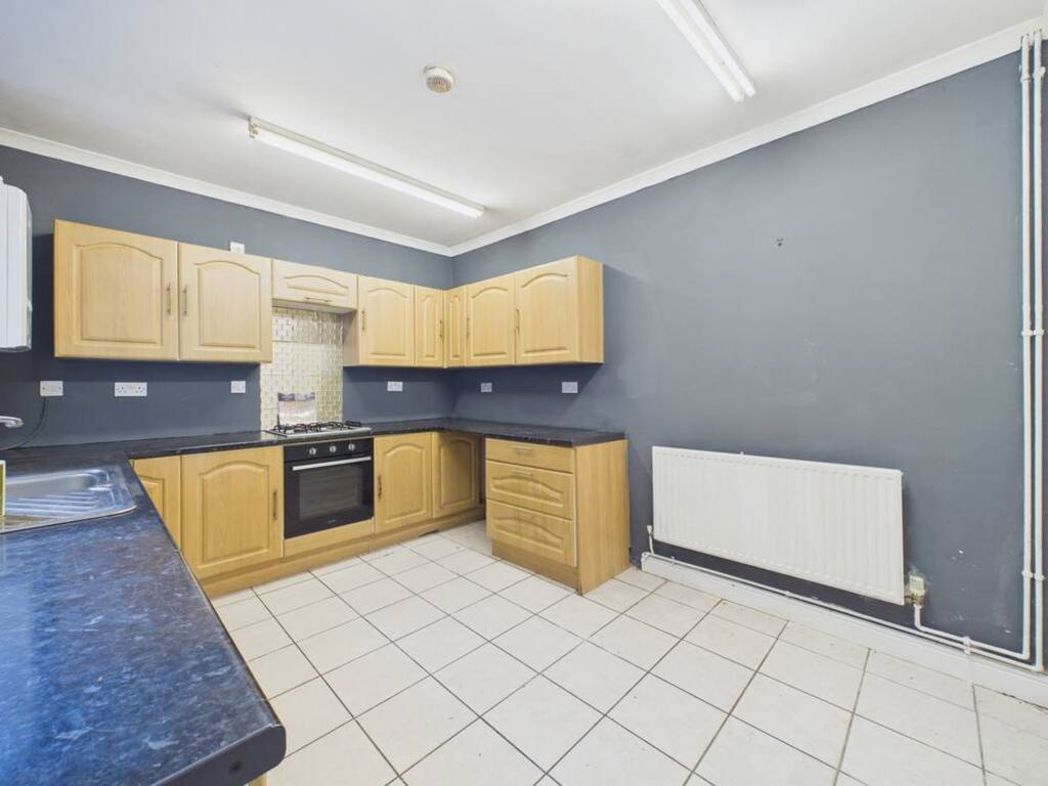 Property image 5 of 33