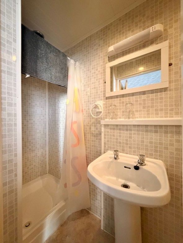 Property image 6 of 20