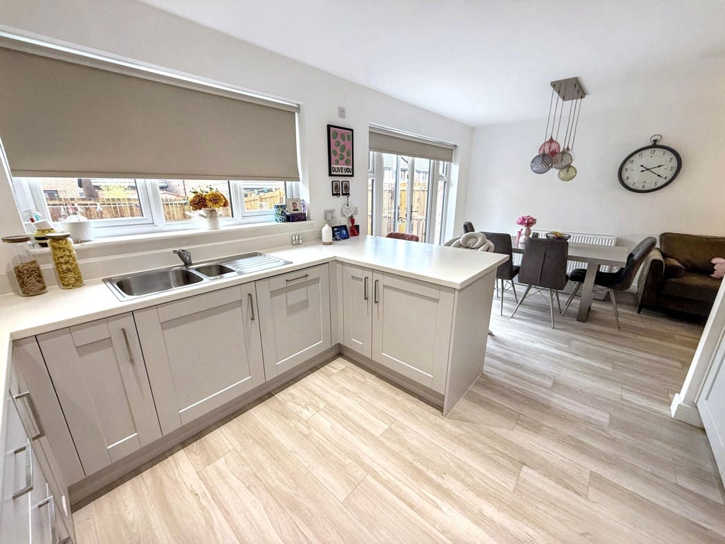 Property image 8 of 21