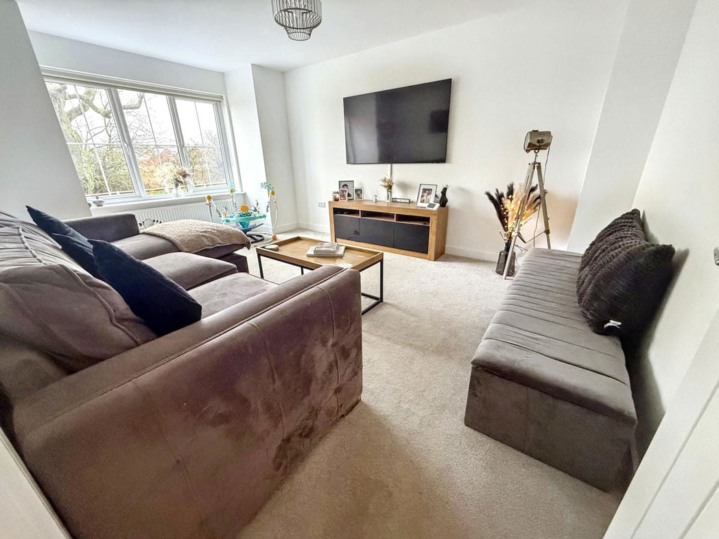 Property image 2 of 21