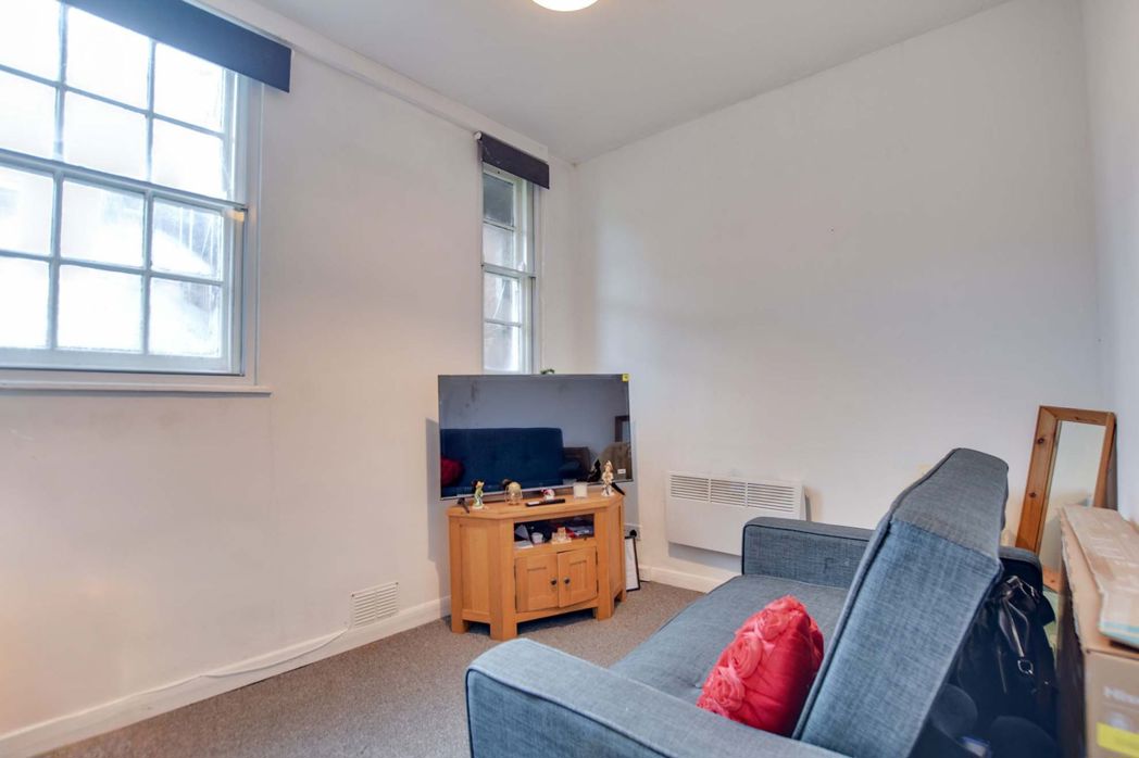 Property image 8 of 14