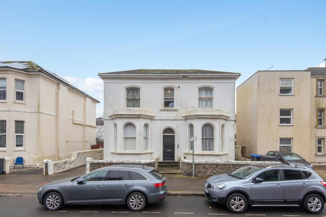 Property image 1 of 17