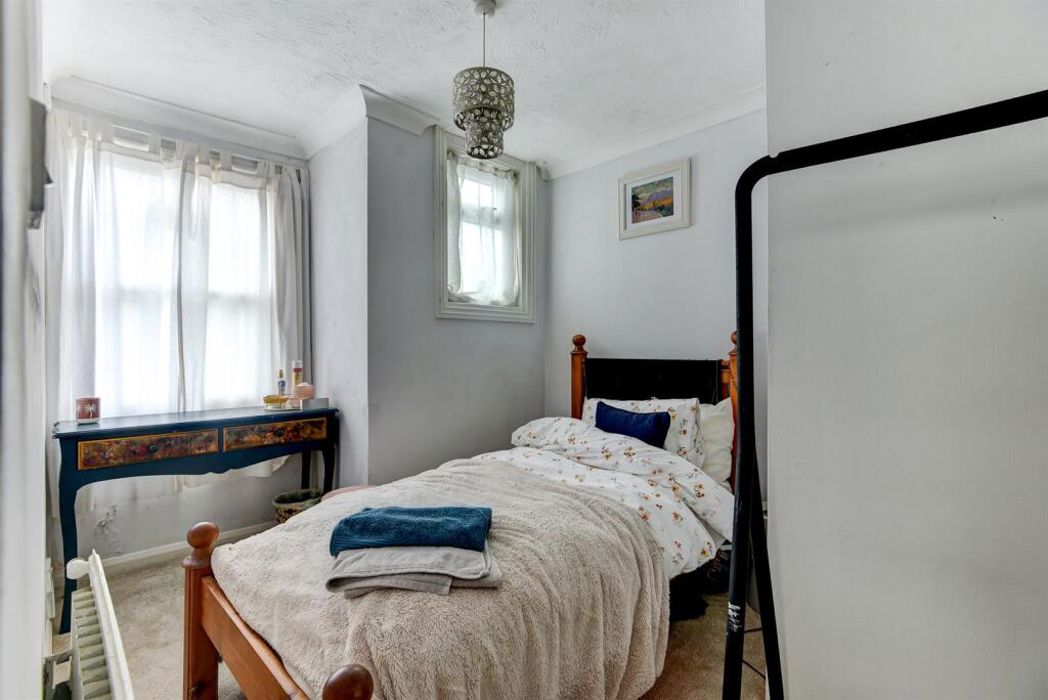 Property image 11 of 17