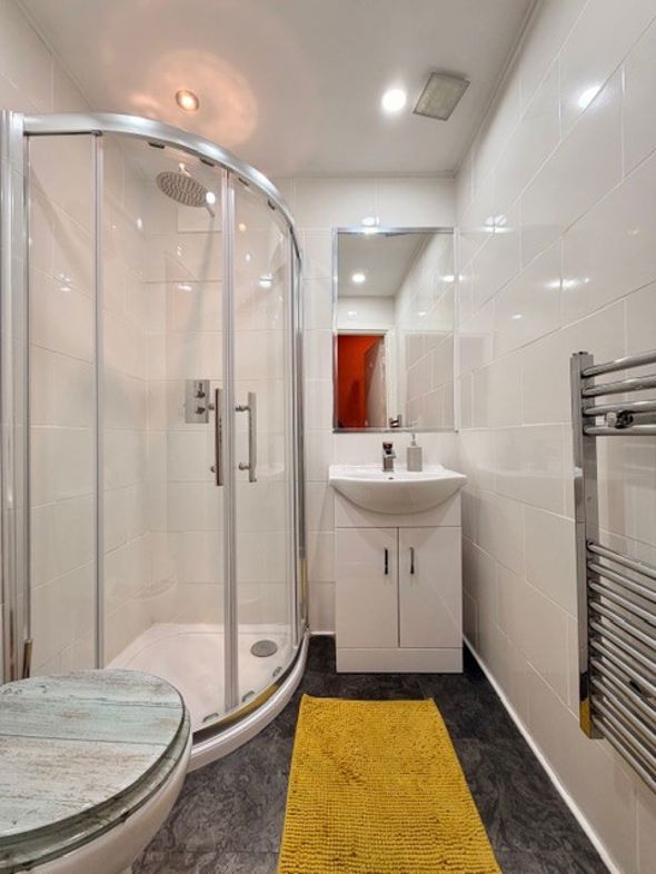 Property image 16 of 39