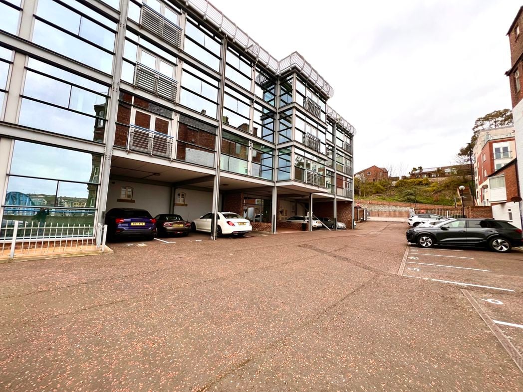 Property image 2 of 32