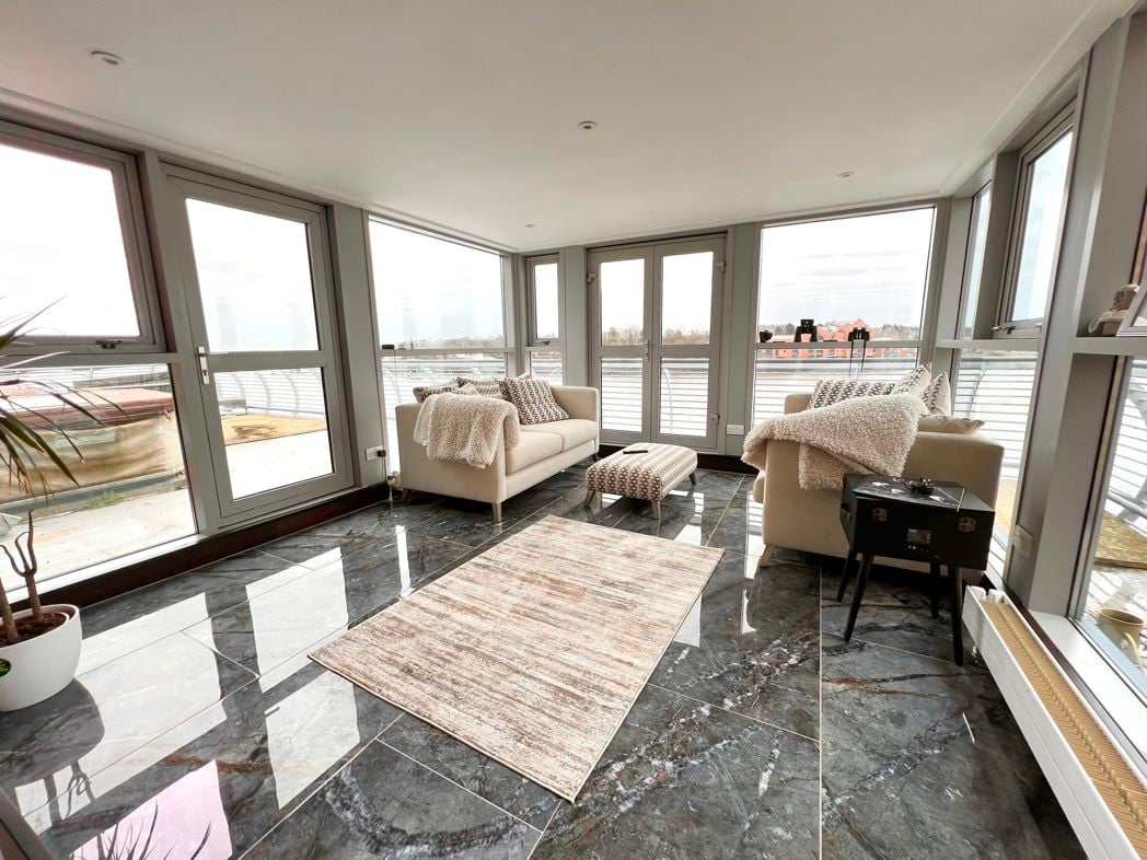 Property image 9 of 32