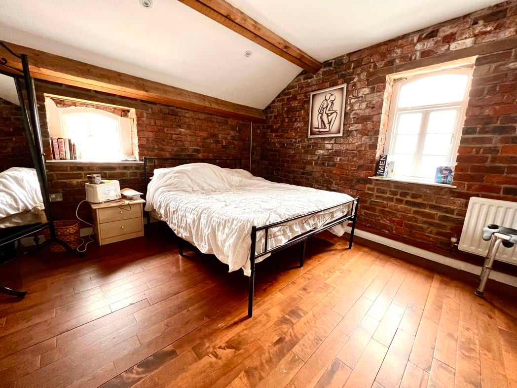 Property image 15 of 32