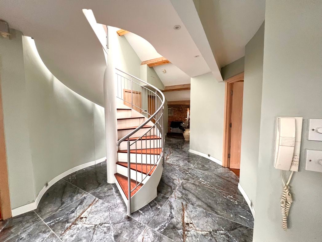 Property image 18 of 32