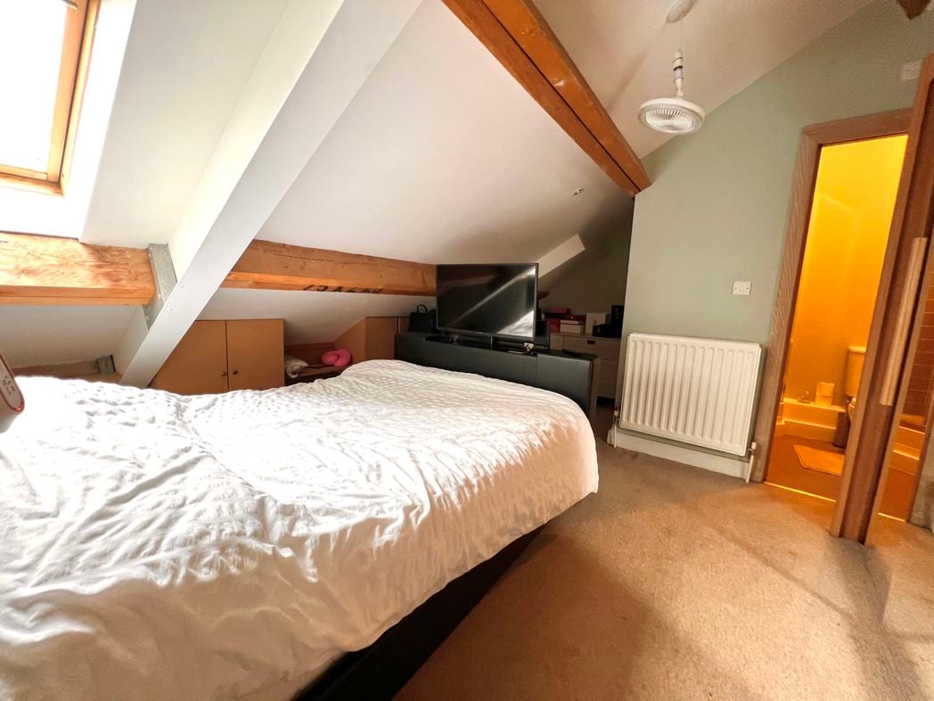 Property image 21 of 32