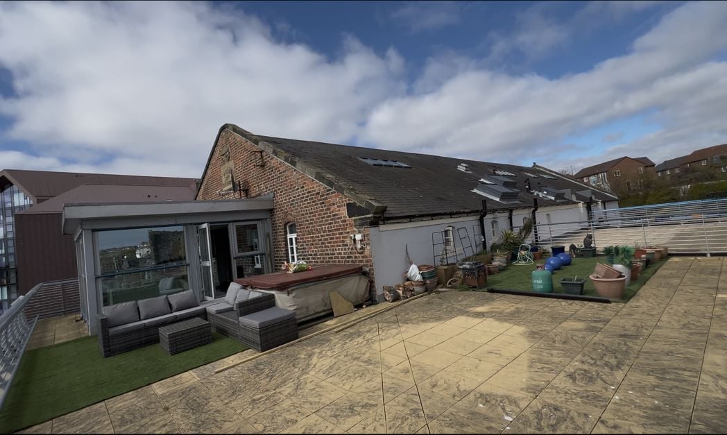 Property image 32 of 32