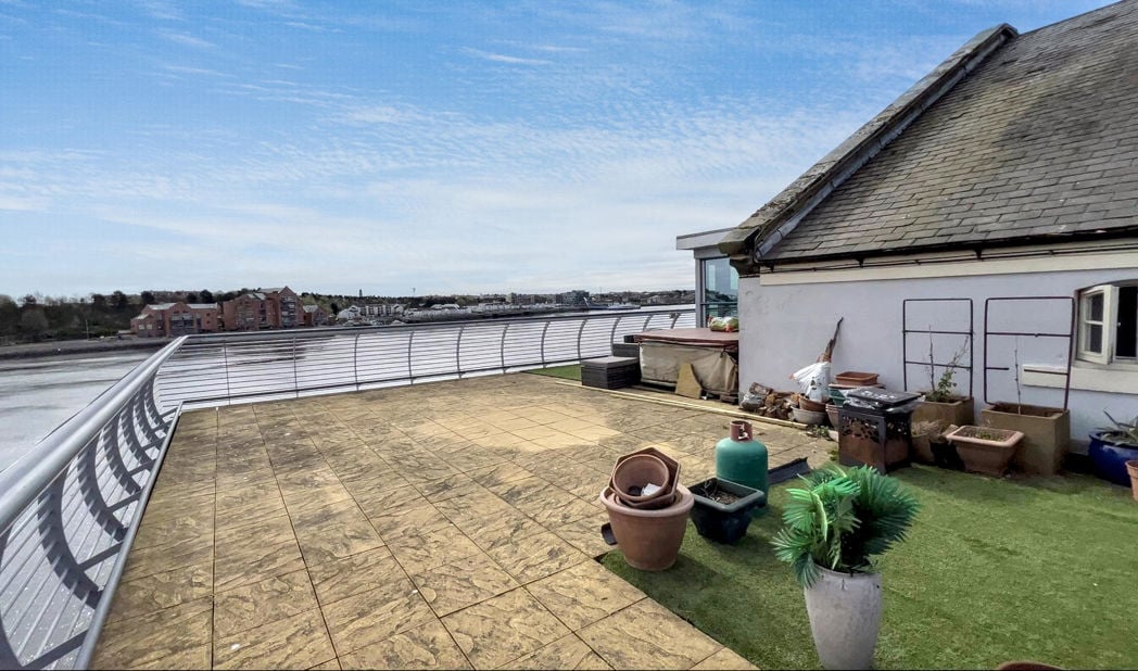 Property image 4 of 32