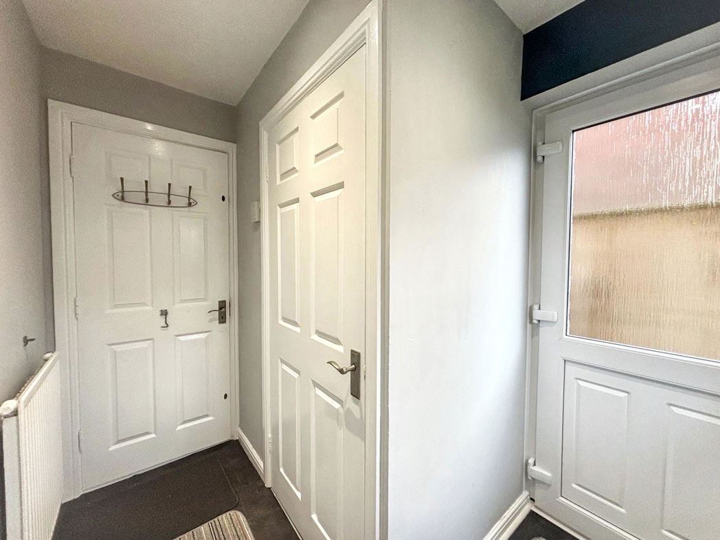 Property image 11 of 32