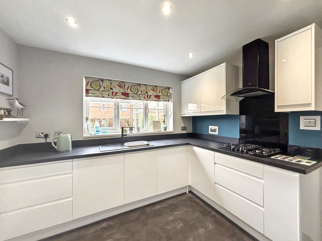 Property image 3 of 32