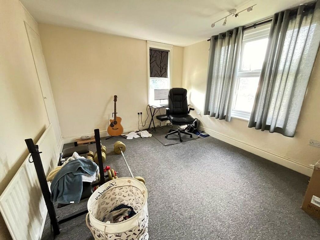Property image 11 of 15