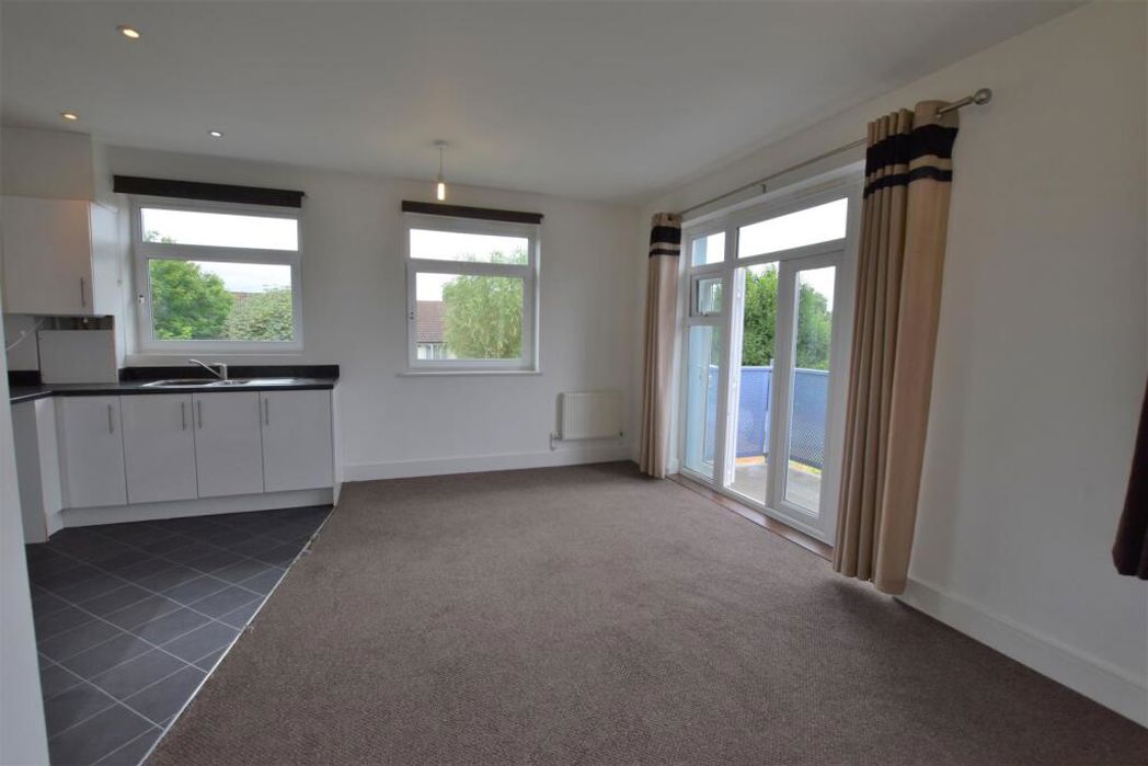 Property image 2 of 10
