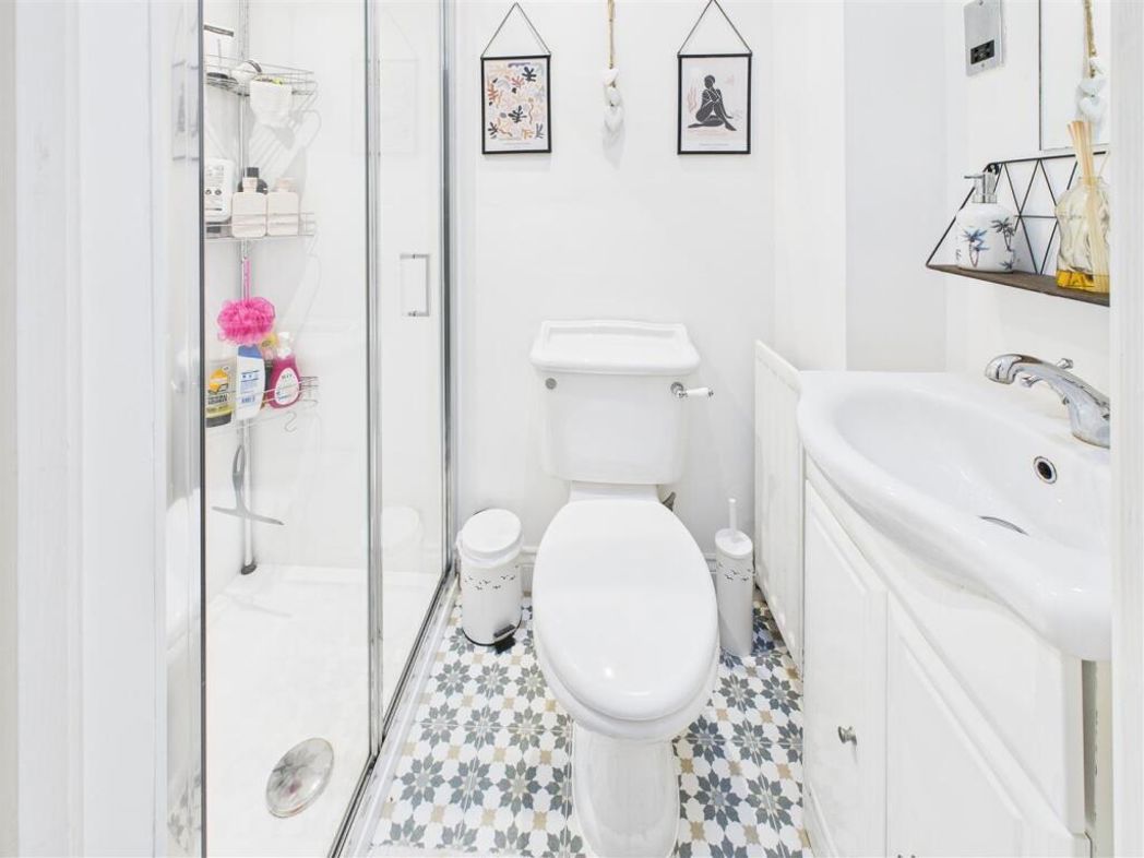 Property image 3 of 6