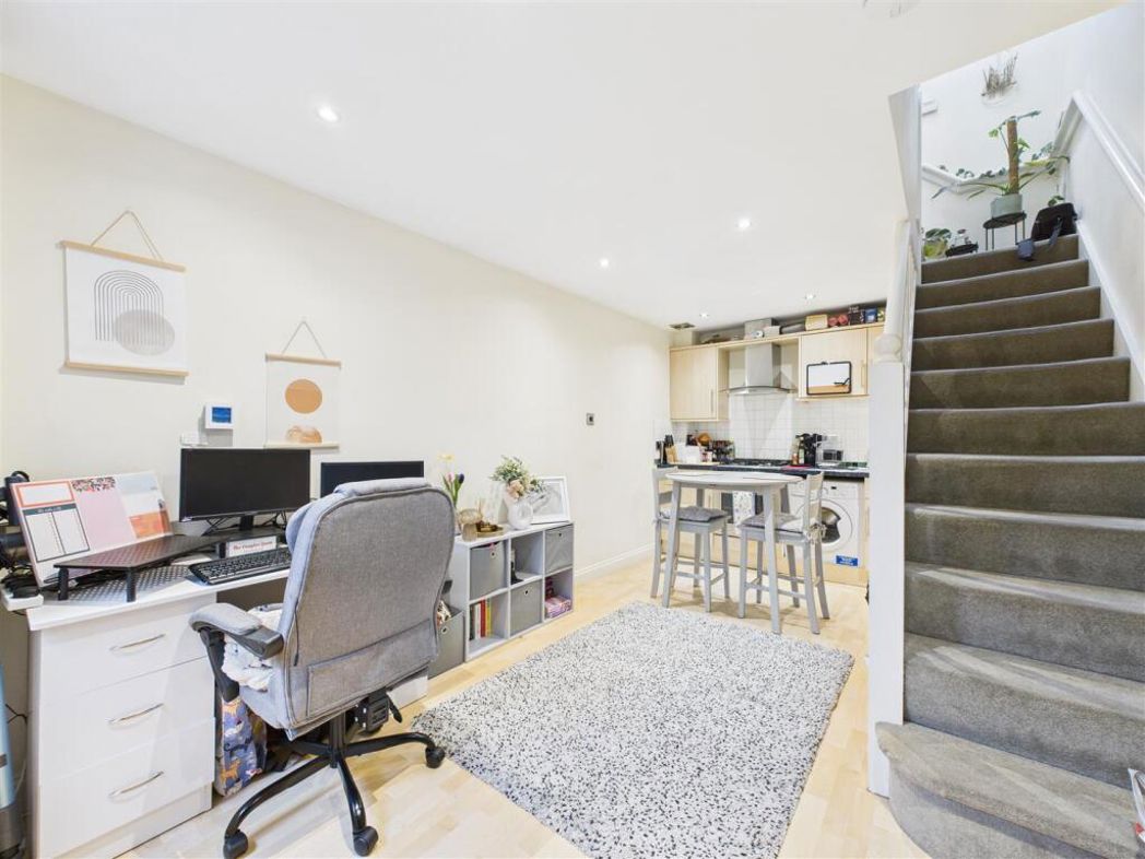 Property image 2 of 6