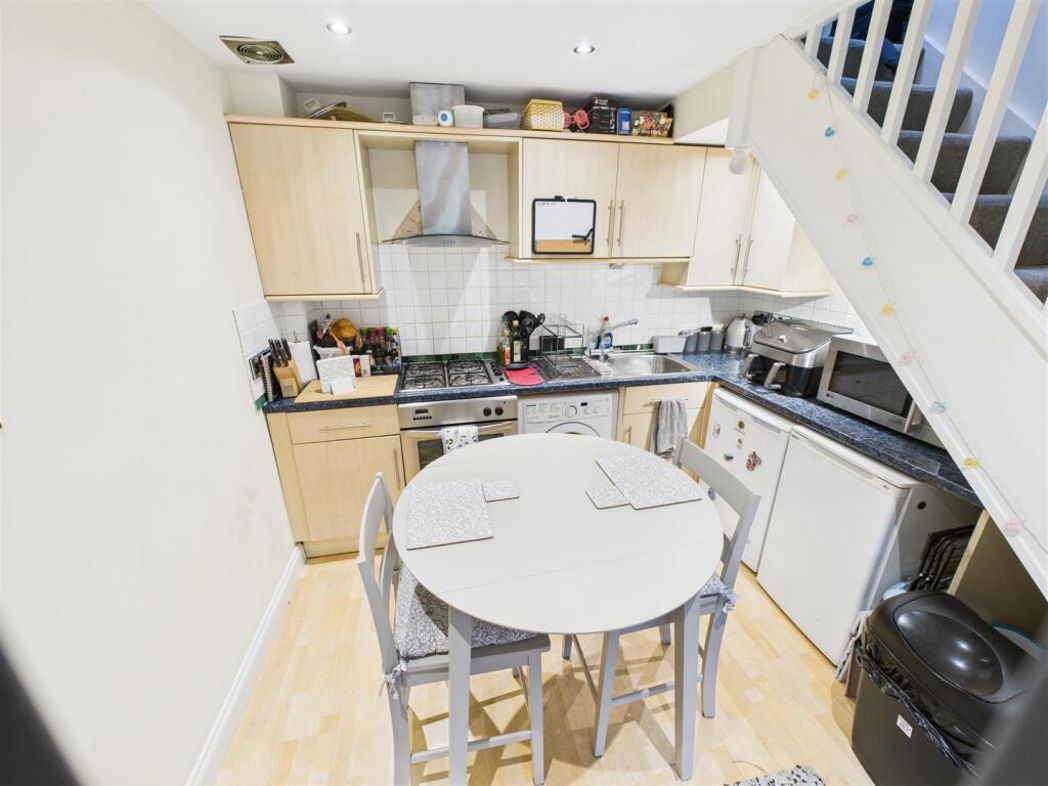Property image 5 of 6