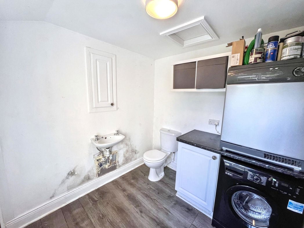Property image 11 of 15