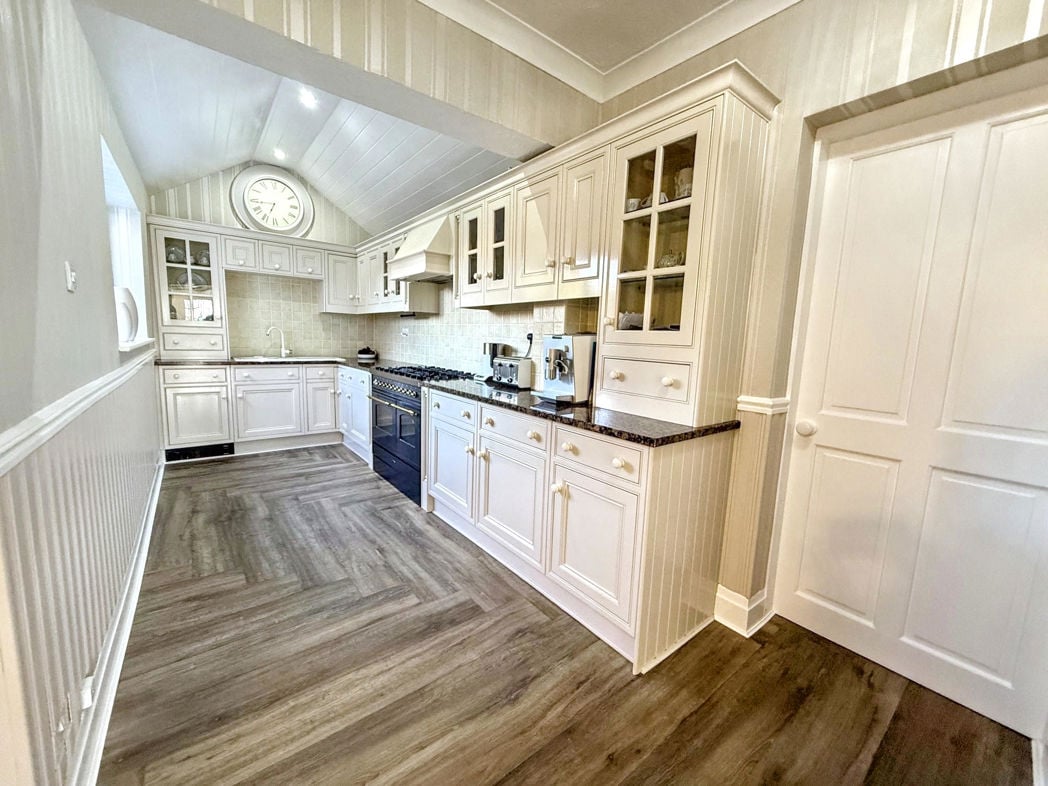 Property image 4 of 24