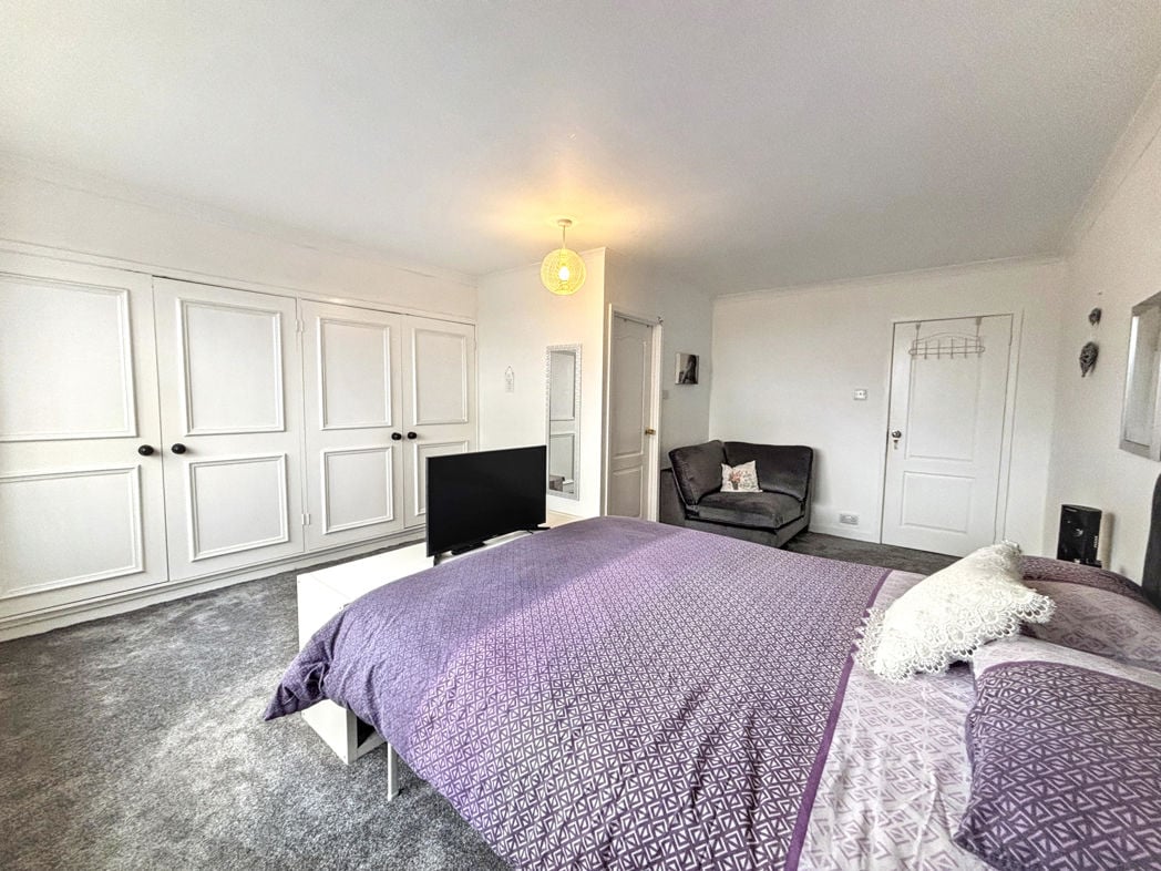Property image 25 of 50