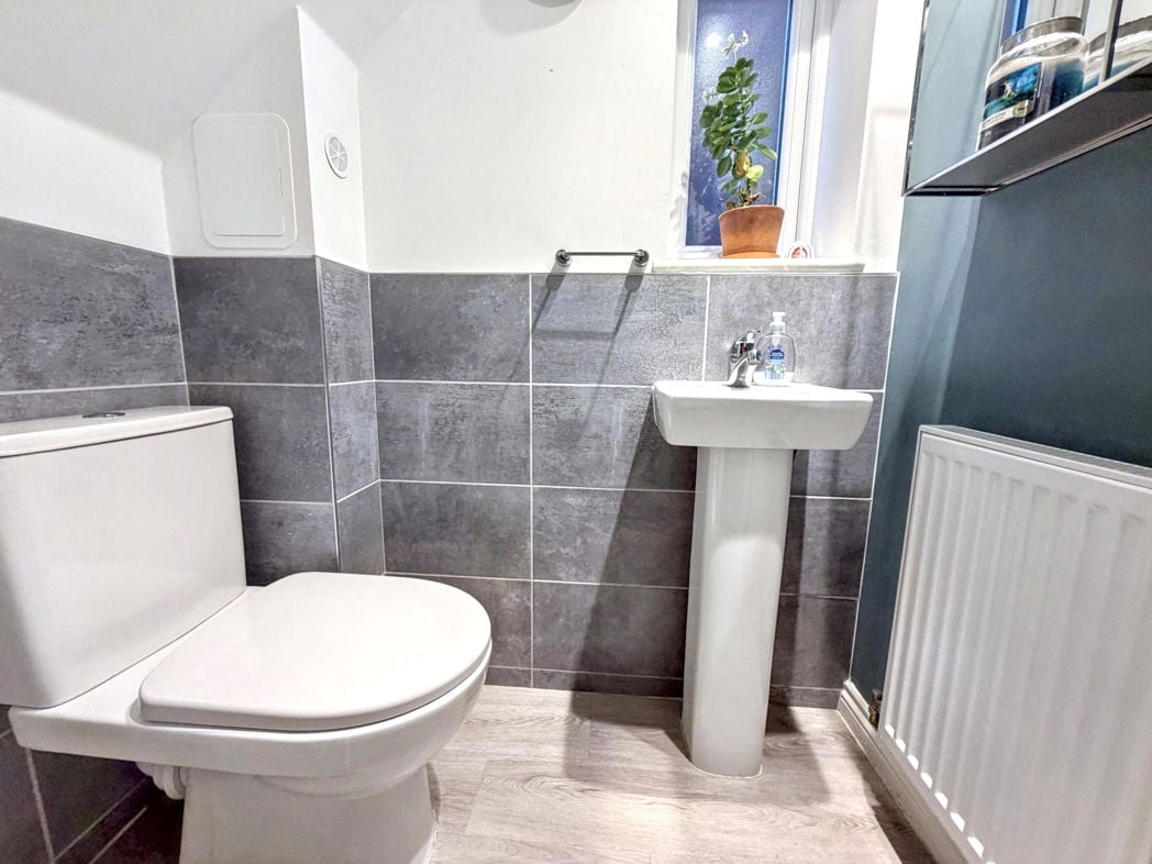 Property image 11 of 23