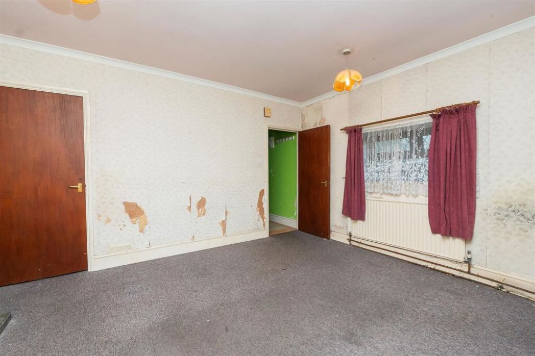 15, Bristol, Gloucestershire, BS30 5JX