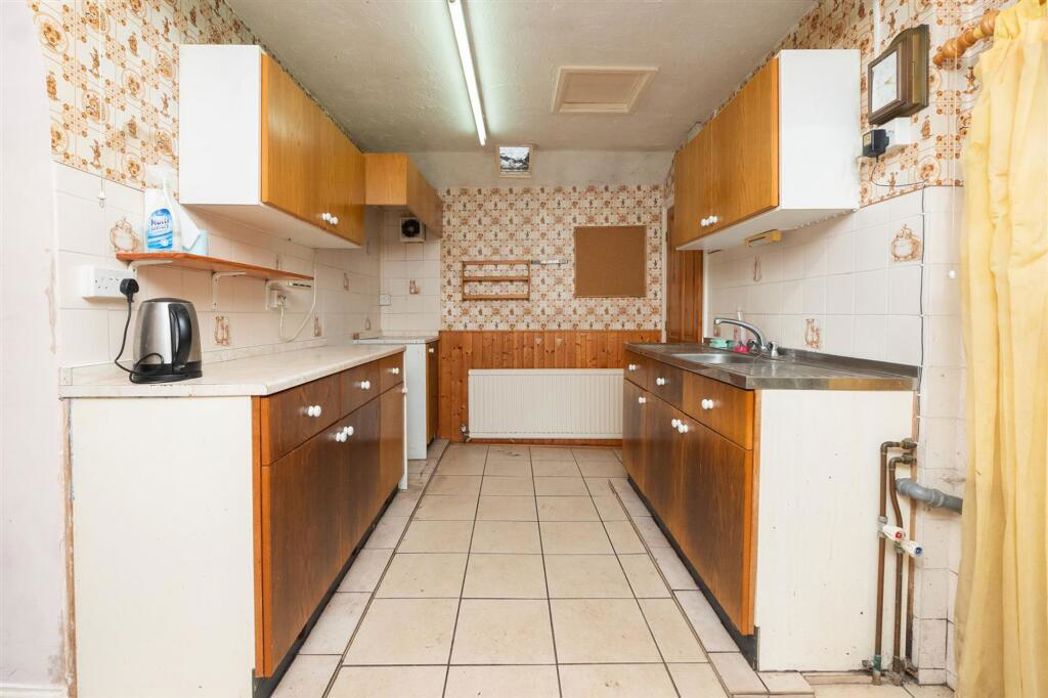 15, Bristol, Gloucestershire, BS30 5JX