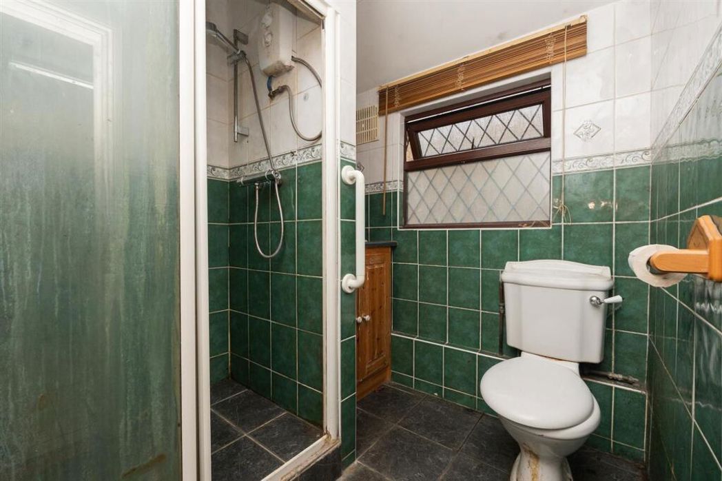 15, Bristol, Gloucestershire, BS30 5JX