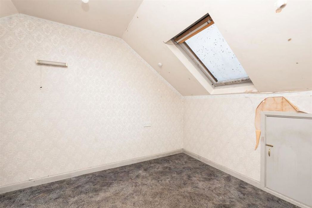 15, Bristol, Gloucestershire, BS30 5JX