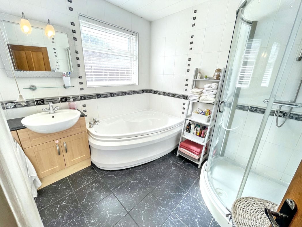 Property image 7 of 12