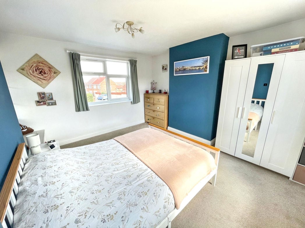 Property image 8 of 12