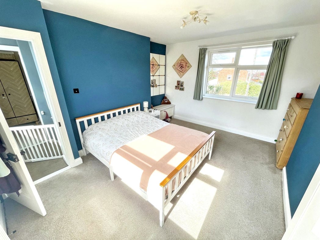 Property image 9 of 12