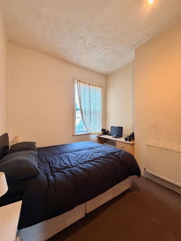 Property image 4 of 23
