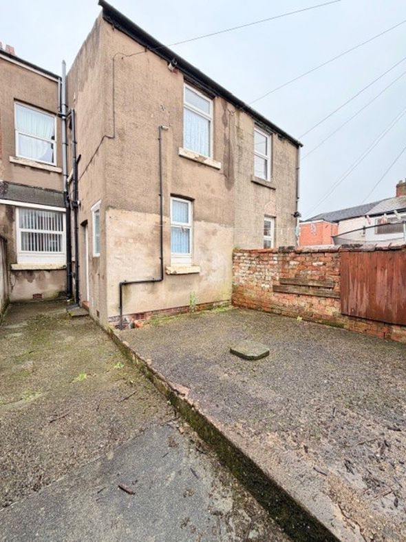 Property image 9 of 23