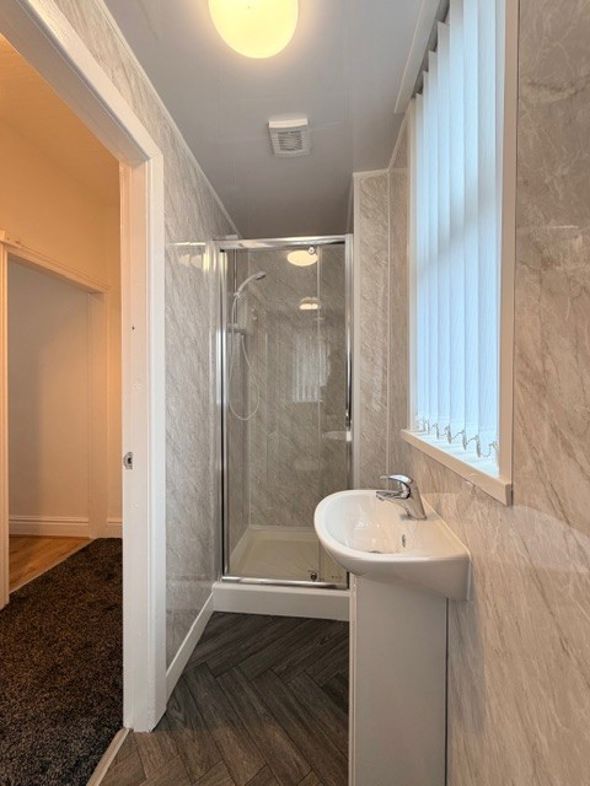 Property image 11 of 23