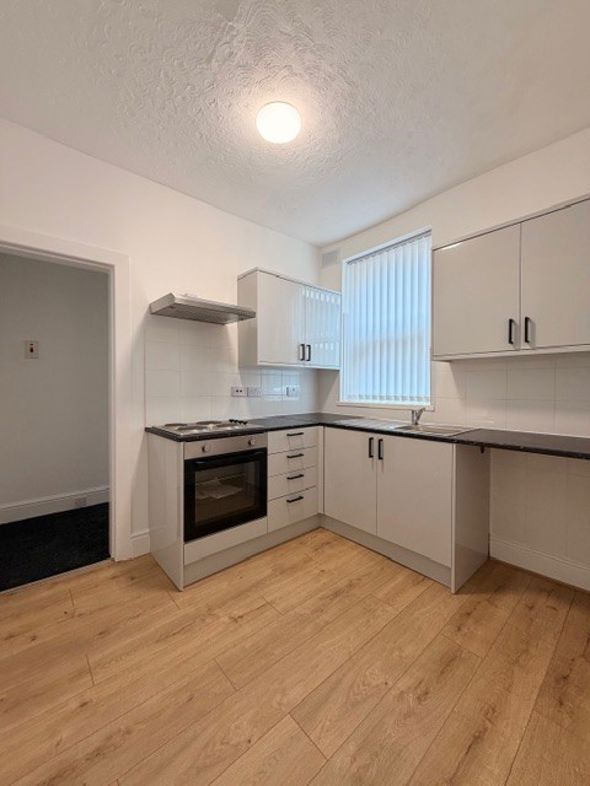 Property image 12 of 23