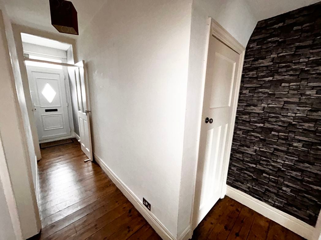 Property image 4 of 12