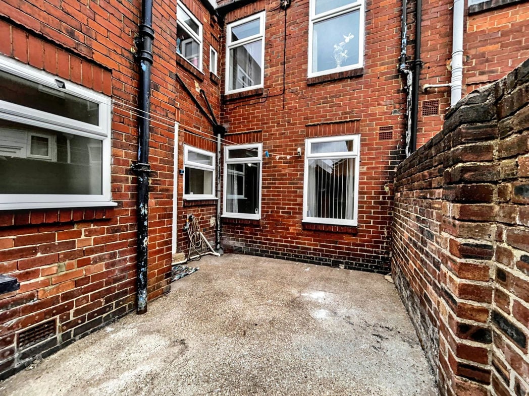 Property image 11 of 12