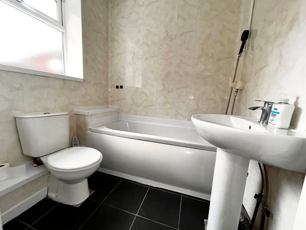 Property image 7 of 12