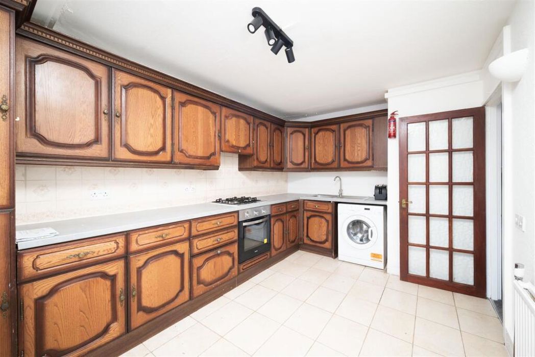 Property image 4 of 14