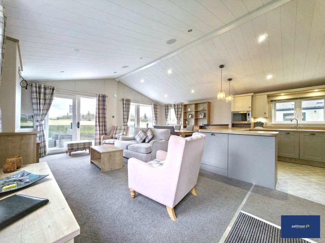 Property image 2 of 18