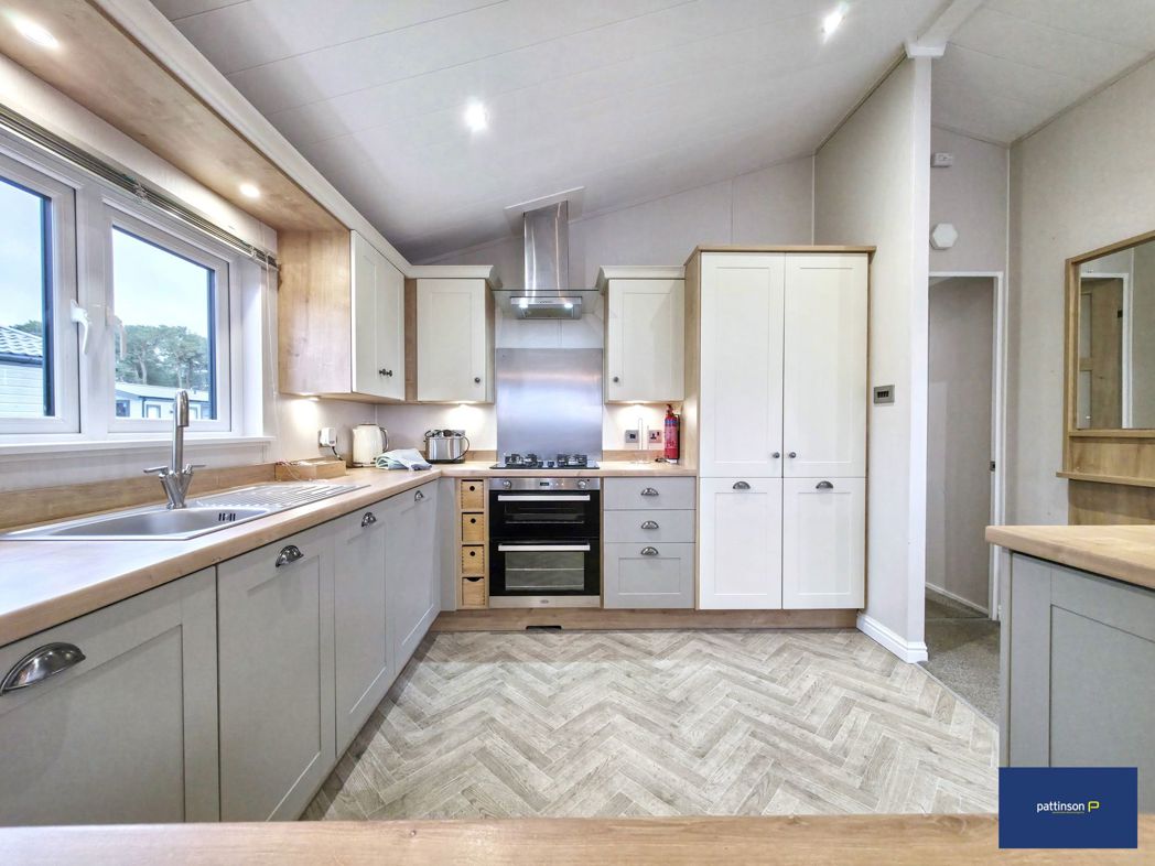Property image 4 of 18