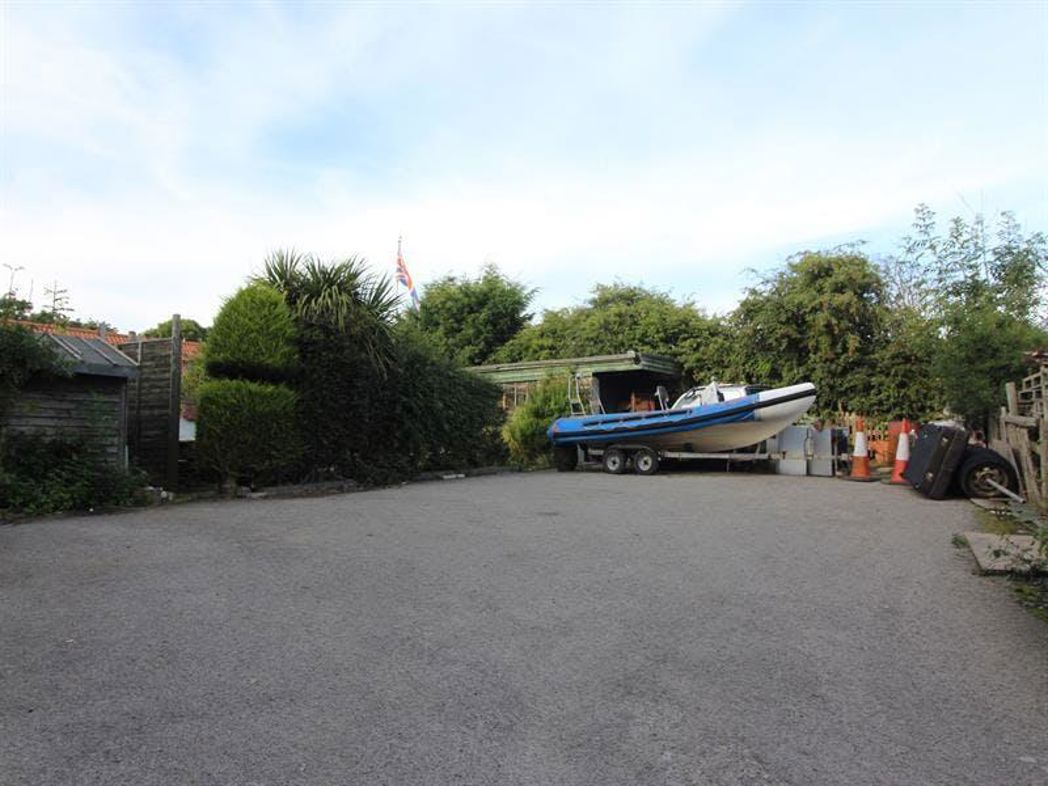 Property image 6 of 25