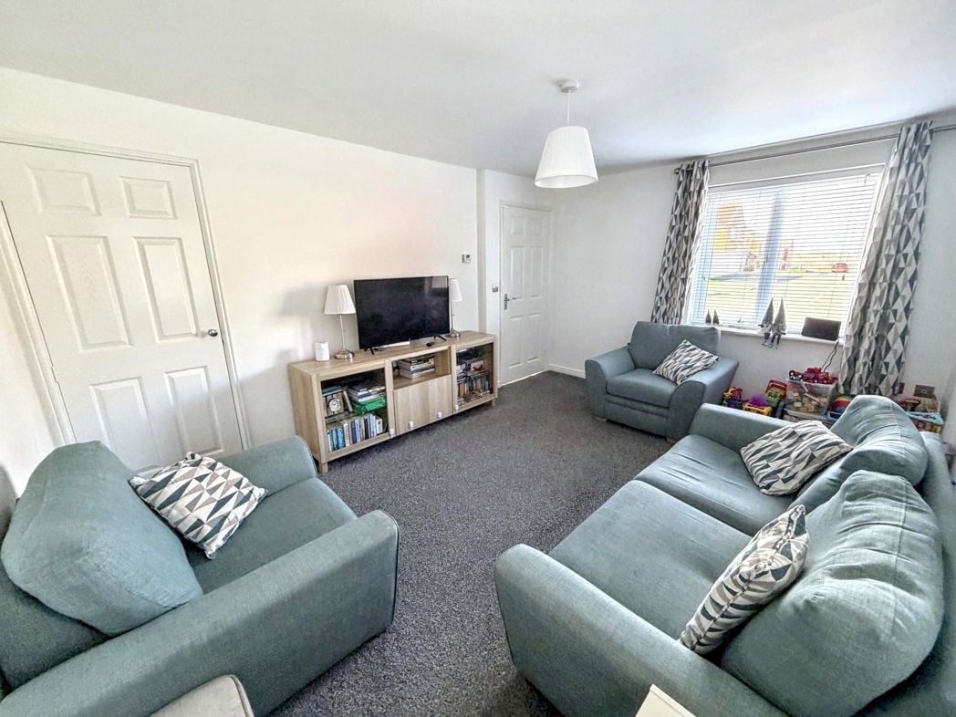 Property image 5 of 17