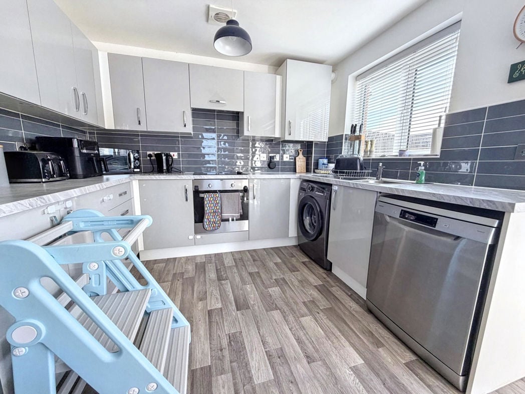 Property image 6 of 17