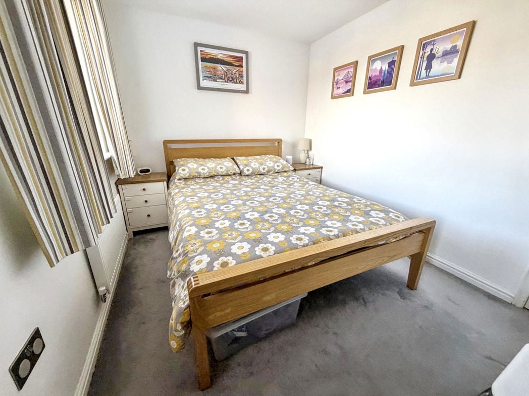 Property image 11 of 17