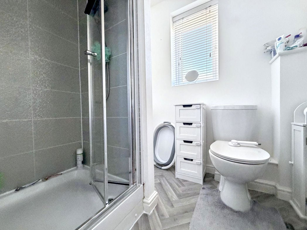 Property image 12 of 17