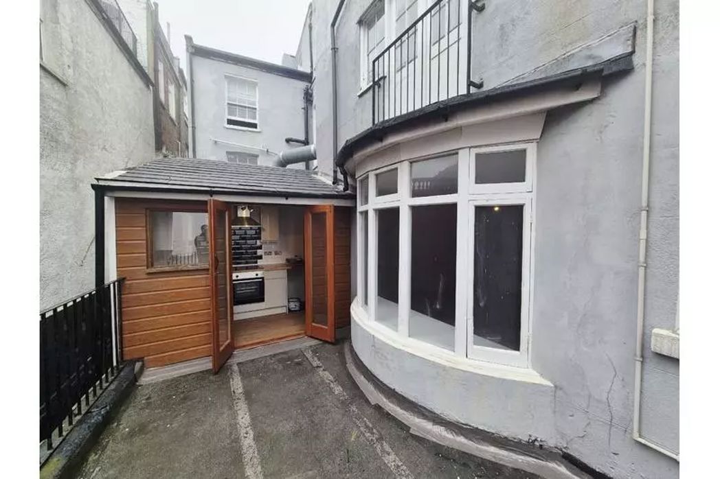 Property image 6 of 11