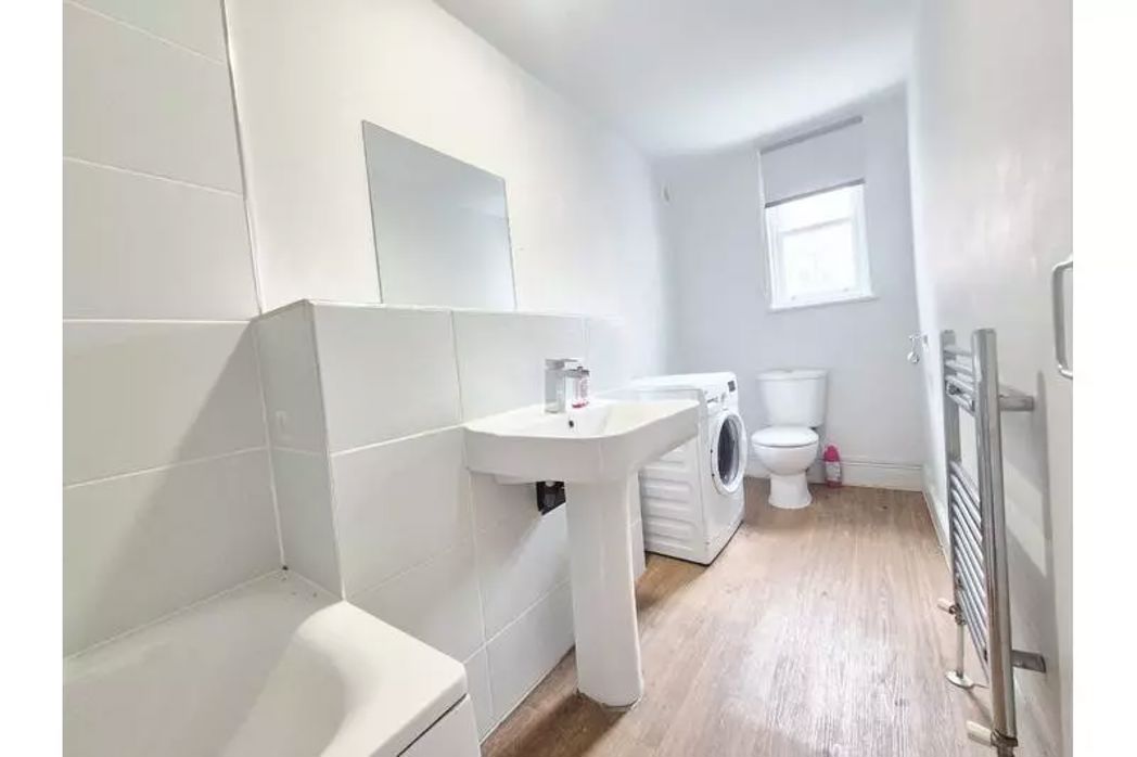 Property image 10 of 11